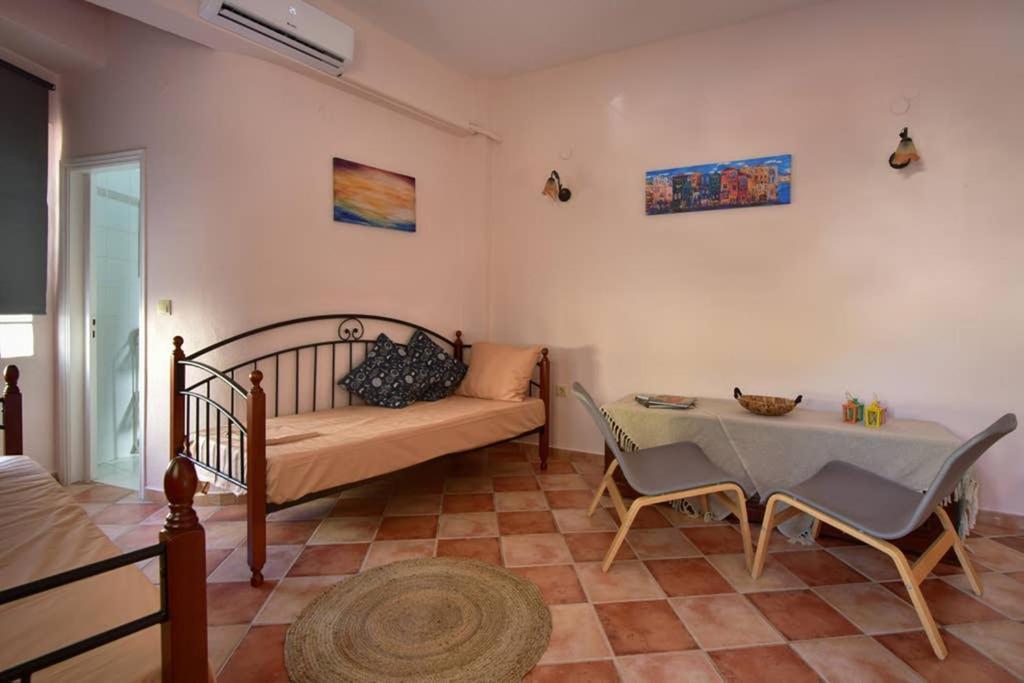 Nafsikas Apartment - Ipsos Beach Ypsos Exterior photo